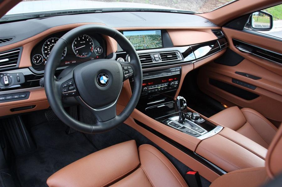  BMW 760iL 2010 года  (фото 46 из 71)